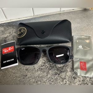 Ray-Ban Authentic Chris sunglasses.